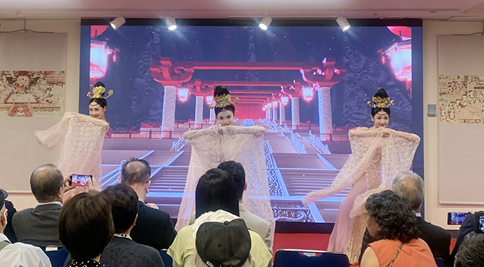 「甘粛省文化年 敦煌文化ウィーク：敦煌と東京が出会う時――敦煌アート展」伝統舞踊