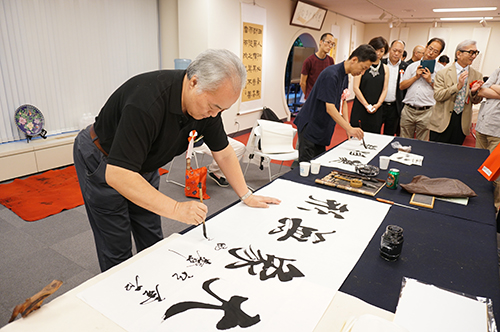 「金石有声―西泠六人書法篆刻展」が文化センターで開幕