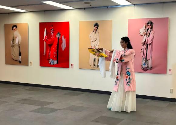 「東方の美・崑曲の韻——逄小威による写真芸術の表現と崑曲衣装美学の融合展示」が開催